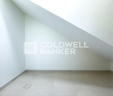 Landscaped Garden | Prime Location | Ready to Move - Photo 6