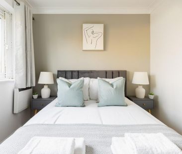 2 bedroom ground floor flat to rent - Photo 2