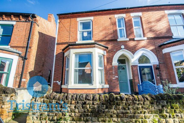 4 bed Semi-Detached House for Rent - Photo 1