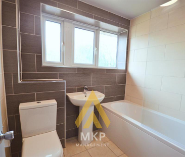 4 bedroom terraced house to rent - Photo 1