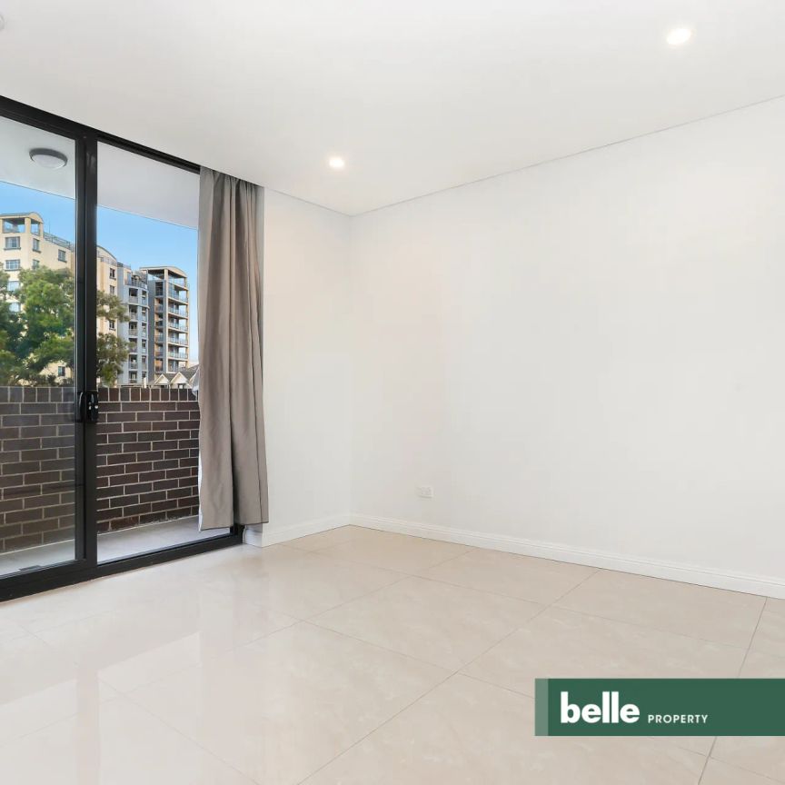 Self contained studio walk to both Strathfield and Homebush - Photo 1