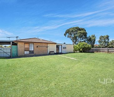 16 Glenmaggie Court, MEADOW HEIGHTS - Photo 2