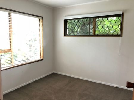 Desirable One Tree Hill - Photo 2