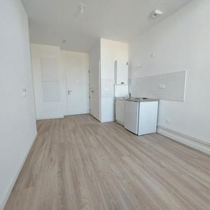 Location Appartement 1 pièce 19m² LOUVIERS 27400 - Photo 3