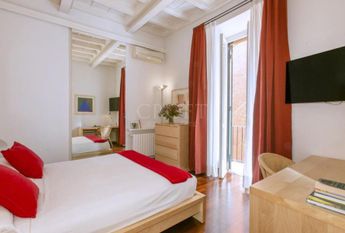 Elegant Apartment in the Heart of Rome: Between Piazza di Spagna and Via del Corso, in residence with dayluy cleaning , A/C wifi , consierge. Rif #1948