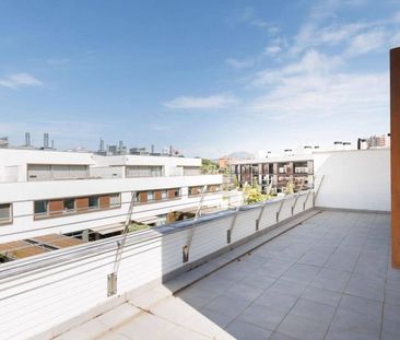 Luxury 4 room Detached House for rent in Sabadell, Catalonia - Photo 2