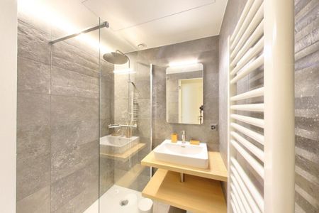 FURNISHED RESIDENCE “PETITE COUR” STUDIOS WITH HOTEL SERVICES - Photo 2