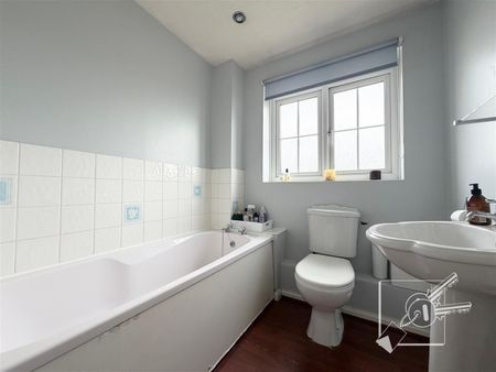 2 Bedroom House - Photo 2