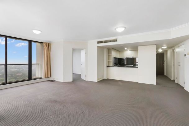 High Rise Haven: Luxury Living on the 28th Floor in the Forum - Photo 1