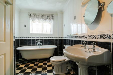 South Grove, Mildenhall, Field Road - Photo 4