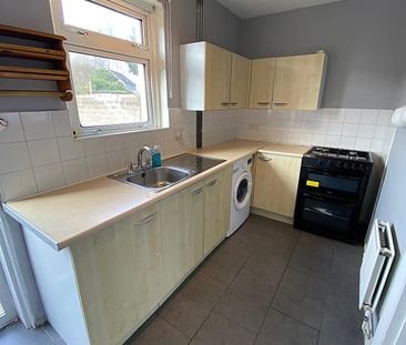 £950 PCM, Two Bedroom House with Off-Road Parking and Large Enclose... - Photo 6