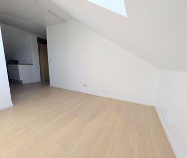 Helle 2-ZKB-Dachgeschosswohnung in Winkel (Dachgeschoss) - Foto 1