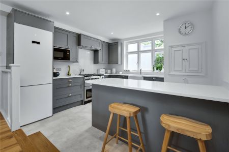 Hampton Court Road, East Molesey, KT8 - Photo 3