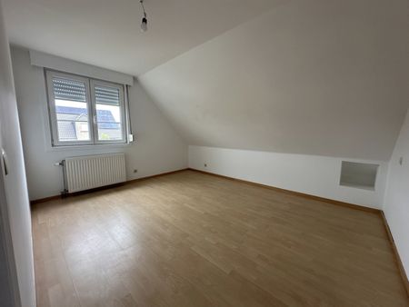 Ruime woning met 5 slaapkamers op een perceel van 7a43ca. - Foto 4