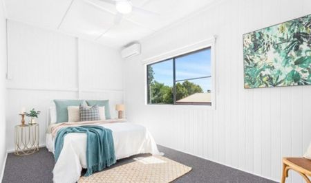 Fully Renovated + 3 Bay Shed! - Photo 3