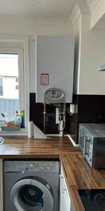 Room in a Shared Flat, Loxford Road, IG11 - Photo 3