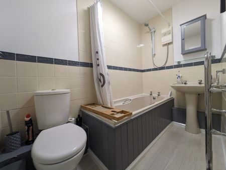 2 Bed Penthouse, Leeds, LS8 - Photo 5