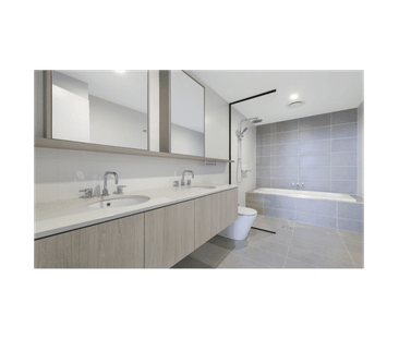 Sophisticated Coastal Living in the Heart of Palm Beach - Photo 2