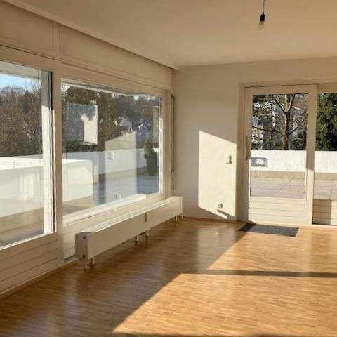 Ruhige, sonnige 4-Zimmer-Wohnung am Neroberg! - Photo 1