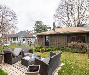 **ALL INCLUSIVE** 2 Bedroom Main Unit in Hamilton!! - Photo 3