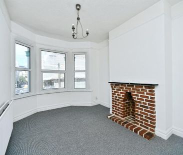 2 Bed Flat, Springfield Road, BN1 - Photo 1