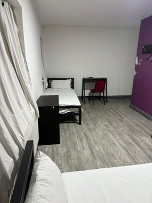 Room in a Shared House, Tanner Street, IG11 - Photo 1