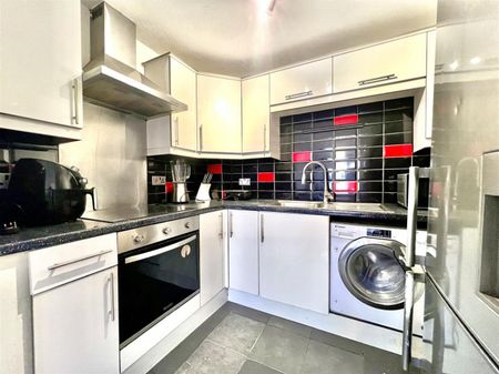Carlton House, Staines Road, Feltham, TW14 - Photo 3