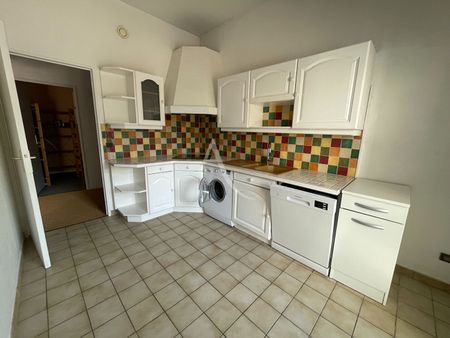 Location Appartement 3 pièces 72m² - Photo 3
