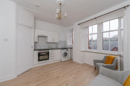 1 bedroom flat to rent - Photo 2