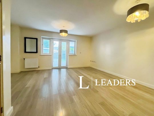 3 bedroom house to rent Southlands Way, Shoreham-by-Sea, West Sussex, BN43 - Photo 1