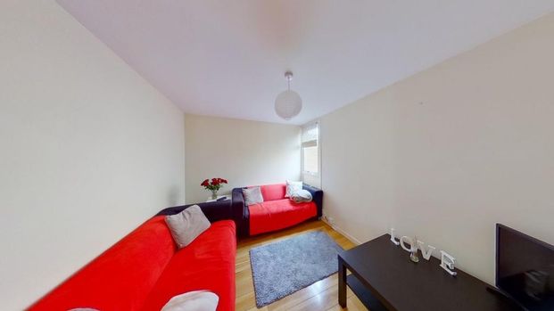 2 bedroom terraced house to rent - Photo 1