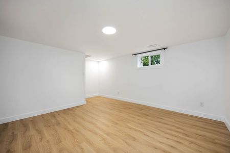 Fully Renovated 2-Bedroom Apartment in Sarnia – Modern &amp; Move-In Ready - Photo 5