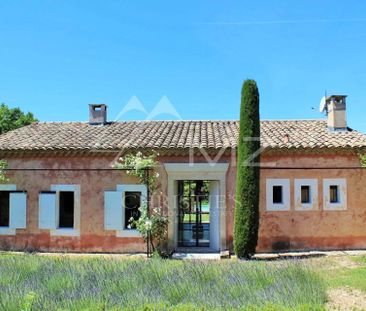 Proche Gordes - Charmante maison de vacances - Photo 1