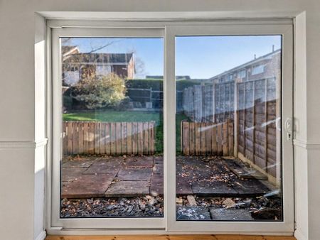 2 bedroom maisonette to rent - Photo 2