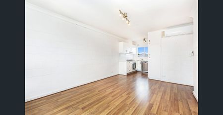 Modern First-Floor Unit in Leafy Daw Park - Photo 3