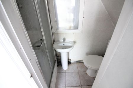 Hanger Lane, London - Photo 5