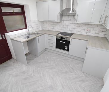House - Terraced For Rent Caerau Road, Maesteg - Photo 3