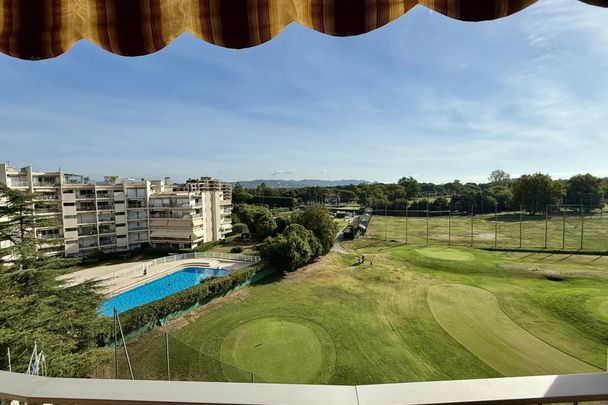 Location appartement meublé vue golf à Mandelieu - Photo 1