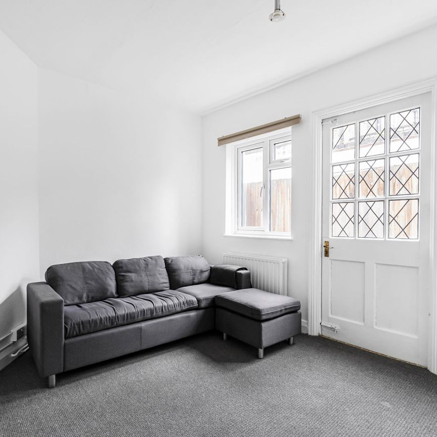 Kennington Lane, London, SE11 5QT - Photo 1