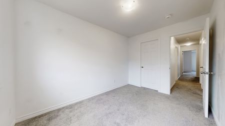 For Lease - 21 Woodedge Circle, Kitchener, Ontario - Photo 4