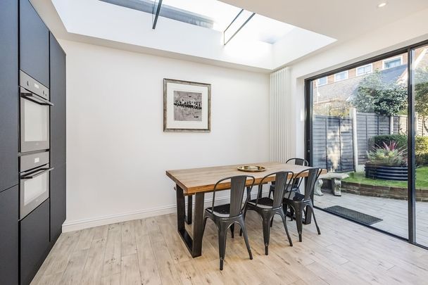 3 bedroom terraced house to rent - Photo 1