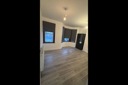 1 Bed Flat, Forest Road, E17 - Photo 2