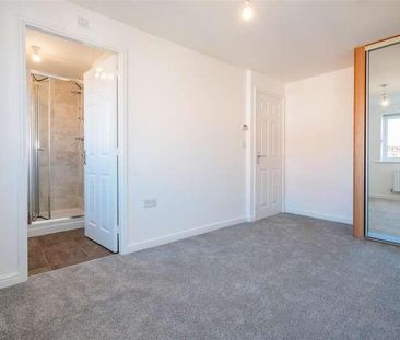 Acklam Gardens, Middlesbrough, TS5 - Photo 1