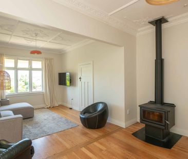 Cozy 3-Bedroom Home with Sleepout, Close to the Beach - Available J... - Photo 2