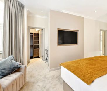 3 bedroom flat in London - Photo 6