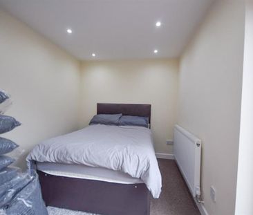 3 Bedroom Semi Detached To Let - Photo 4