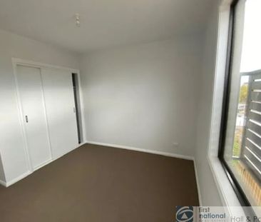 Modern Townhouse In Great Location - Photo 3