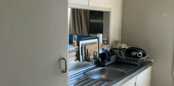 Baker Street Beauty - Photo 3