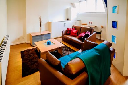 1 Bed 1 Bath - Photo 2