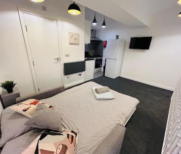 Studio to rent - Photo 5